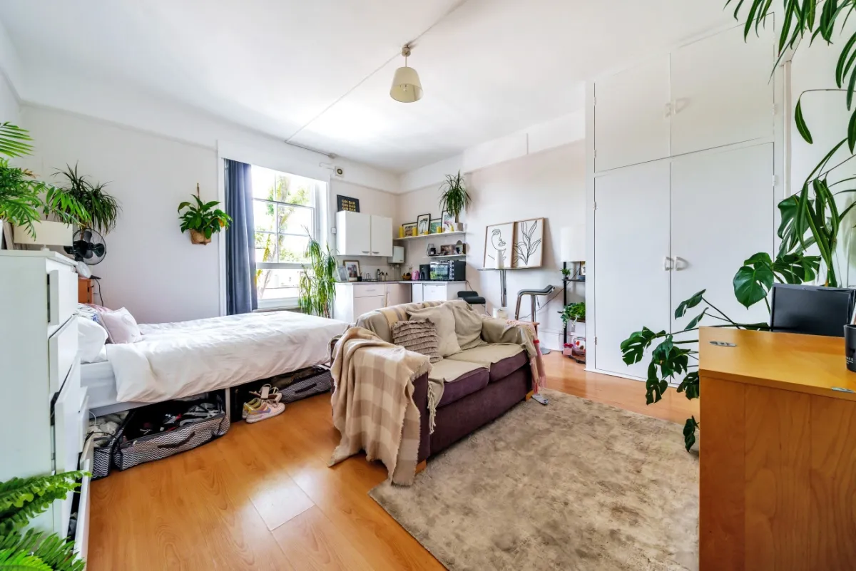 flat to rent — Kings Avenue, London, SW4