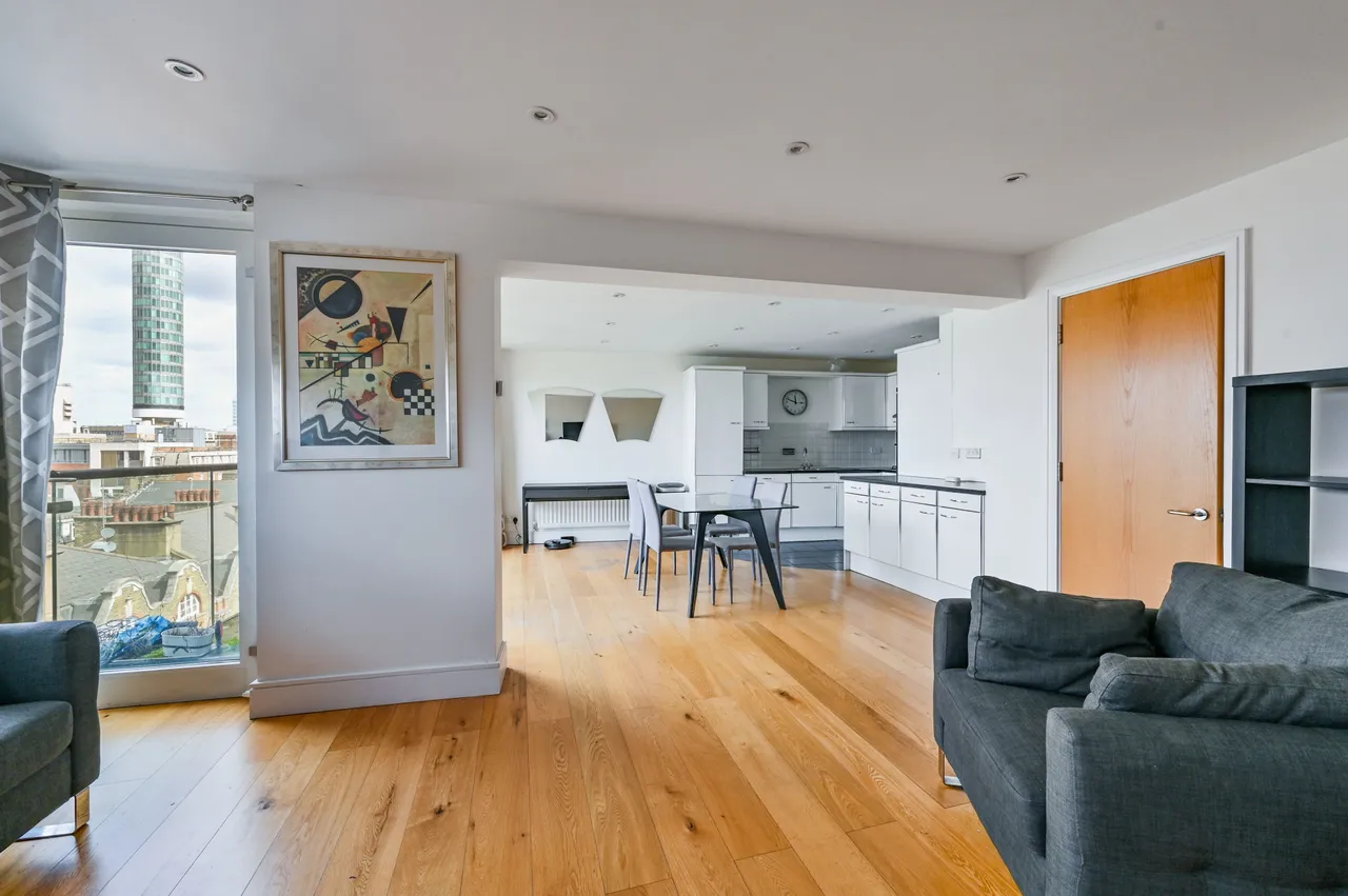Flat 47, 48 Wells Street, London, photo 10