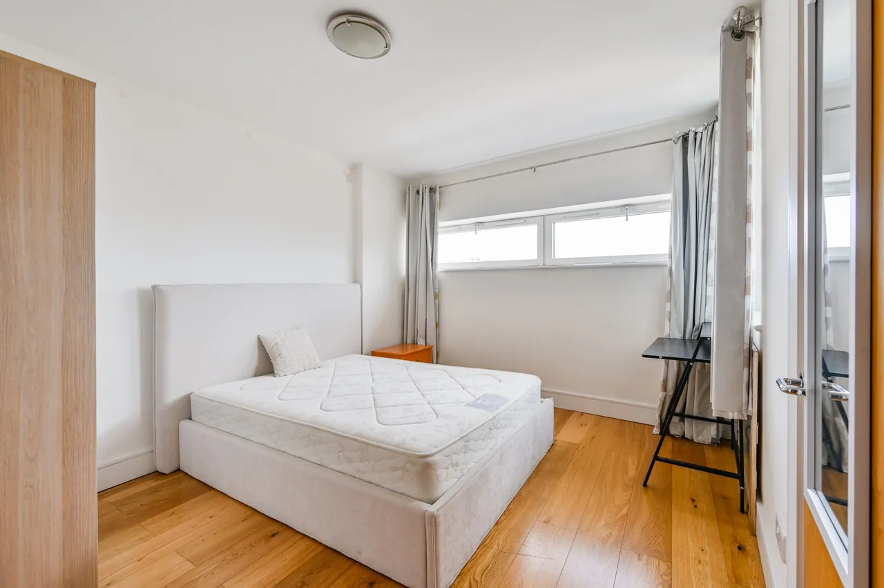 Flat 47, 48 Wells Street, London, photo 7