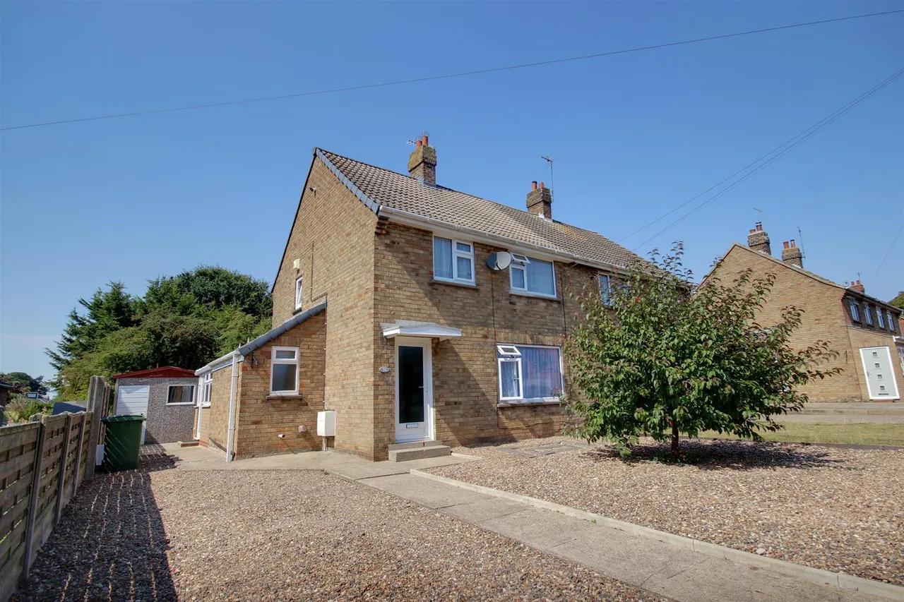 3 bed house for sale — Mill Drive, Leven, Beverley