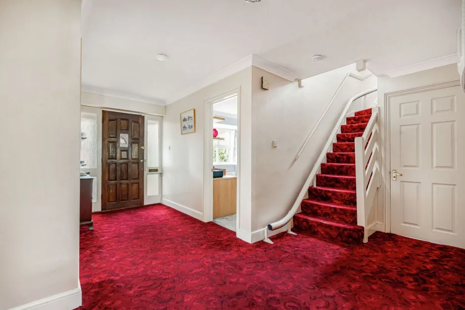 Pine Trees Drive, Ickenham, UB10, photo 15