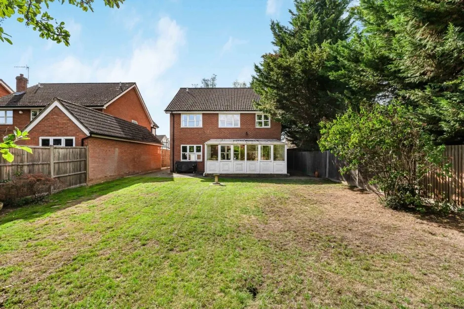 Pine Trees Drive, Ickenham, UB10, photo 31