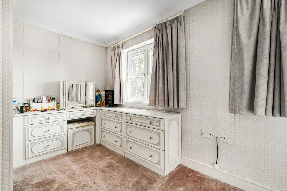 Pine Trees Drive, Ickenham, UB10, photo 27
