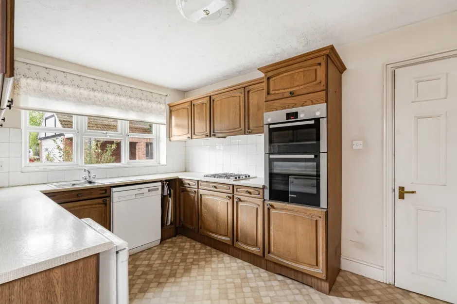 Pine Trees Drive, Ickenham, UB10, photo 14