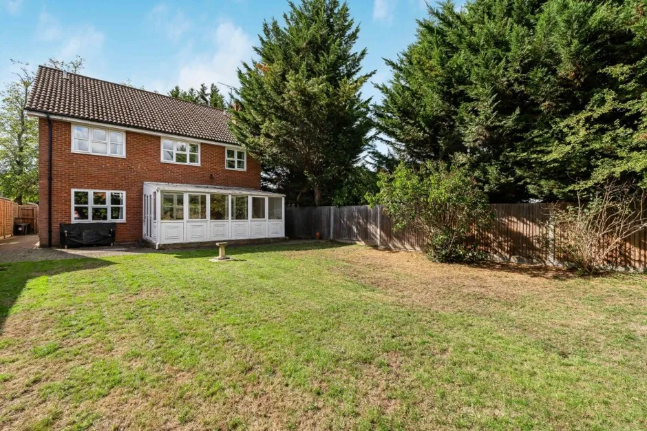 Pine Trees Drive, Ickenham, UB10, photo 30