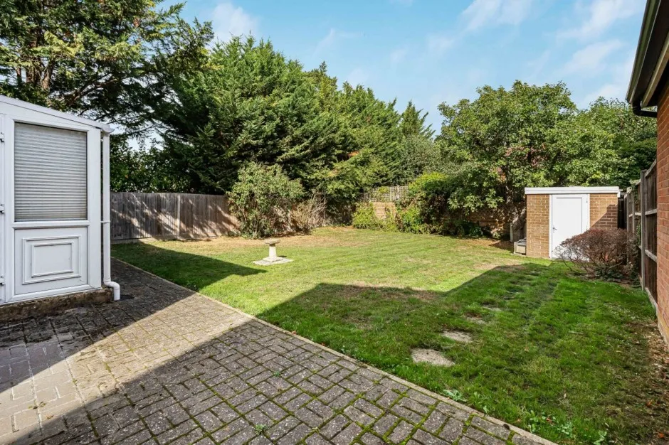 Pine Trees Drive, Ickenham, UB10, photo 29