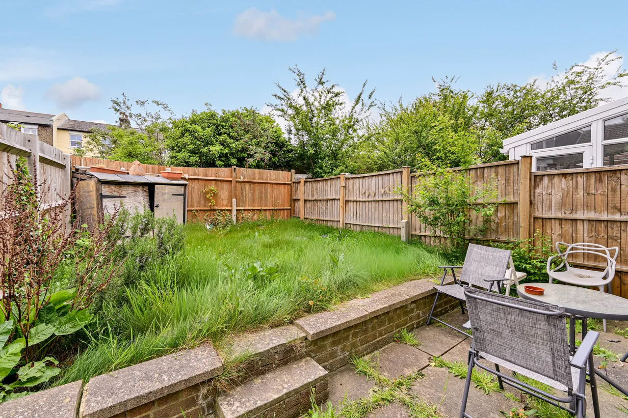 3 St Hughes Close, College Gardens, London, photo 4
