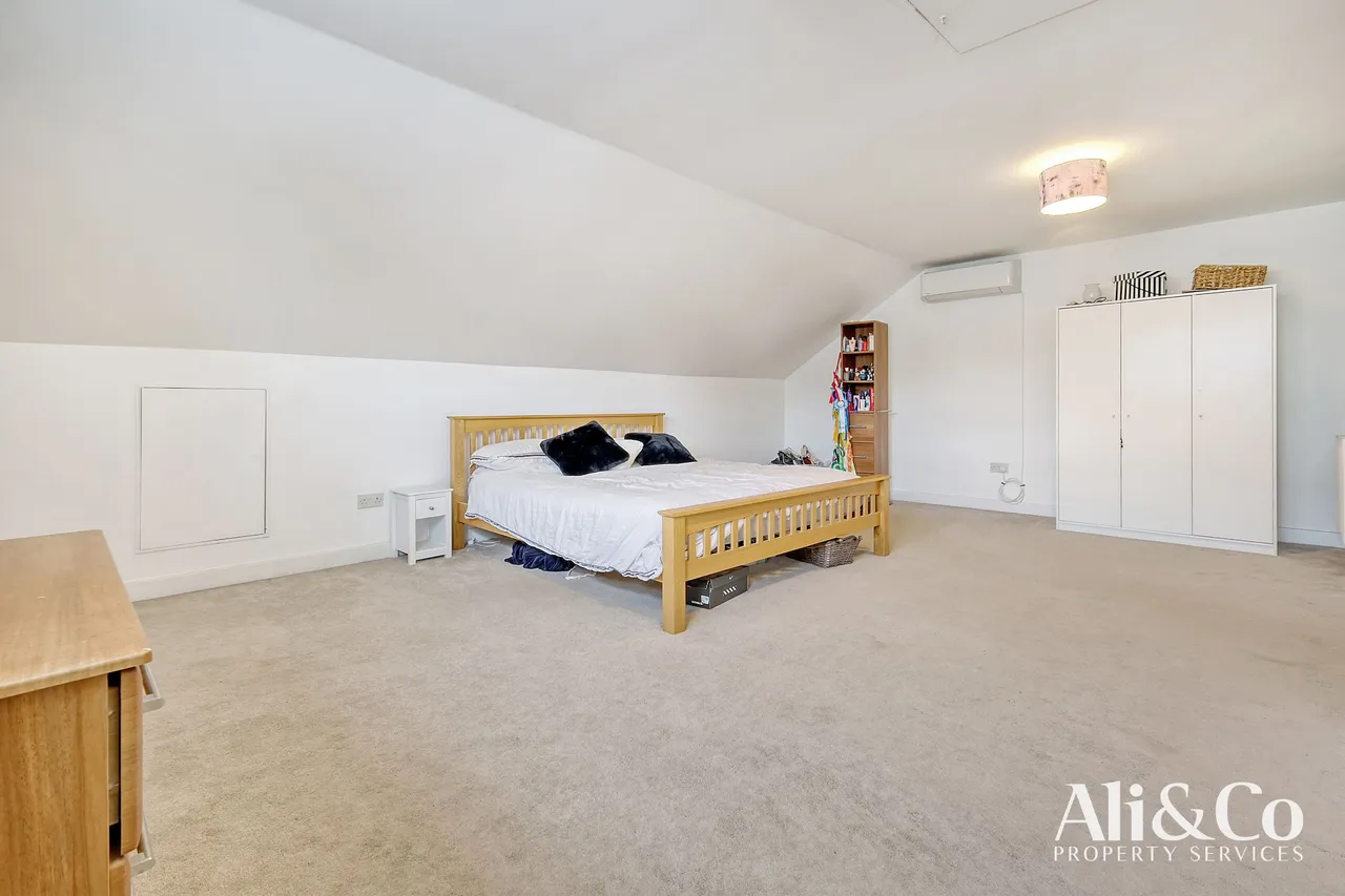 Central Avenue, Stanford-le-Hope, Essex, SS17 8HG, photo 12