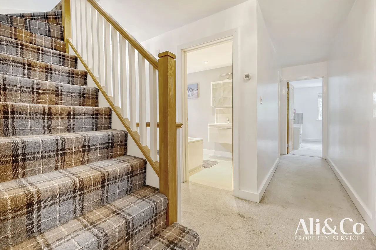 Central Avenue, Stanford-le-Hope, Essex, SS17 8HG, photo 11