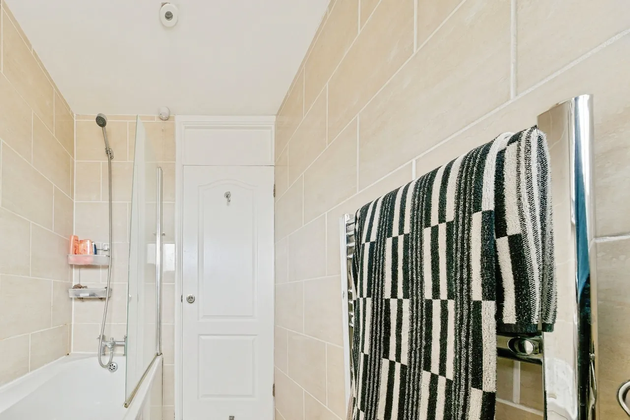 Lime Close, STEVENAGE, Hertfordshire, SG2, photo 13