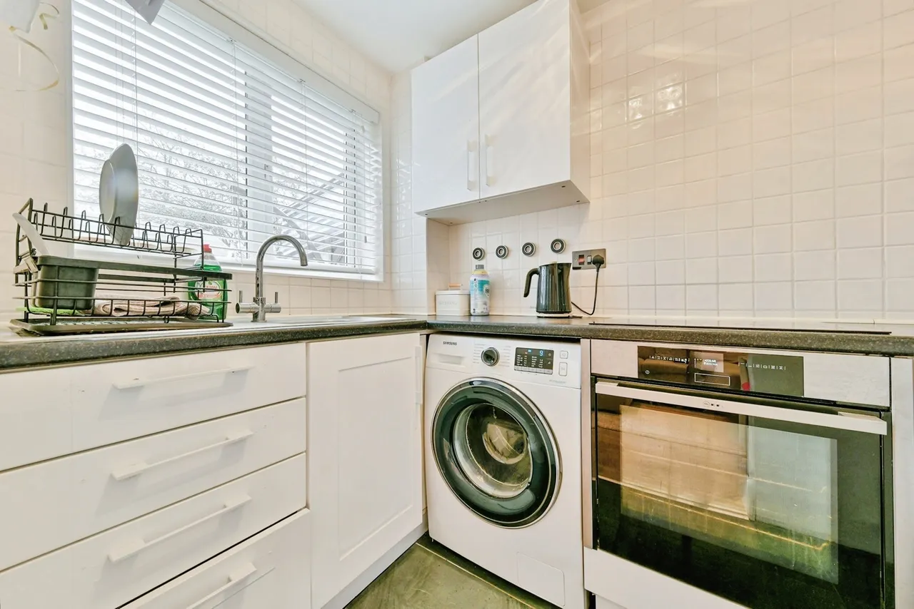 Lime Close, STEVENAGE, Hertfordshire, SG2, photo 6