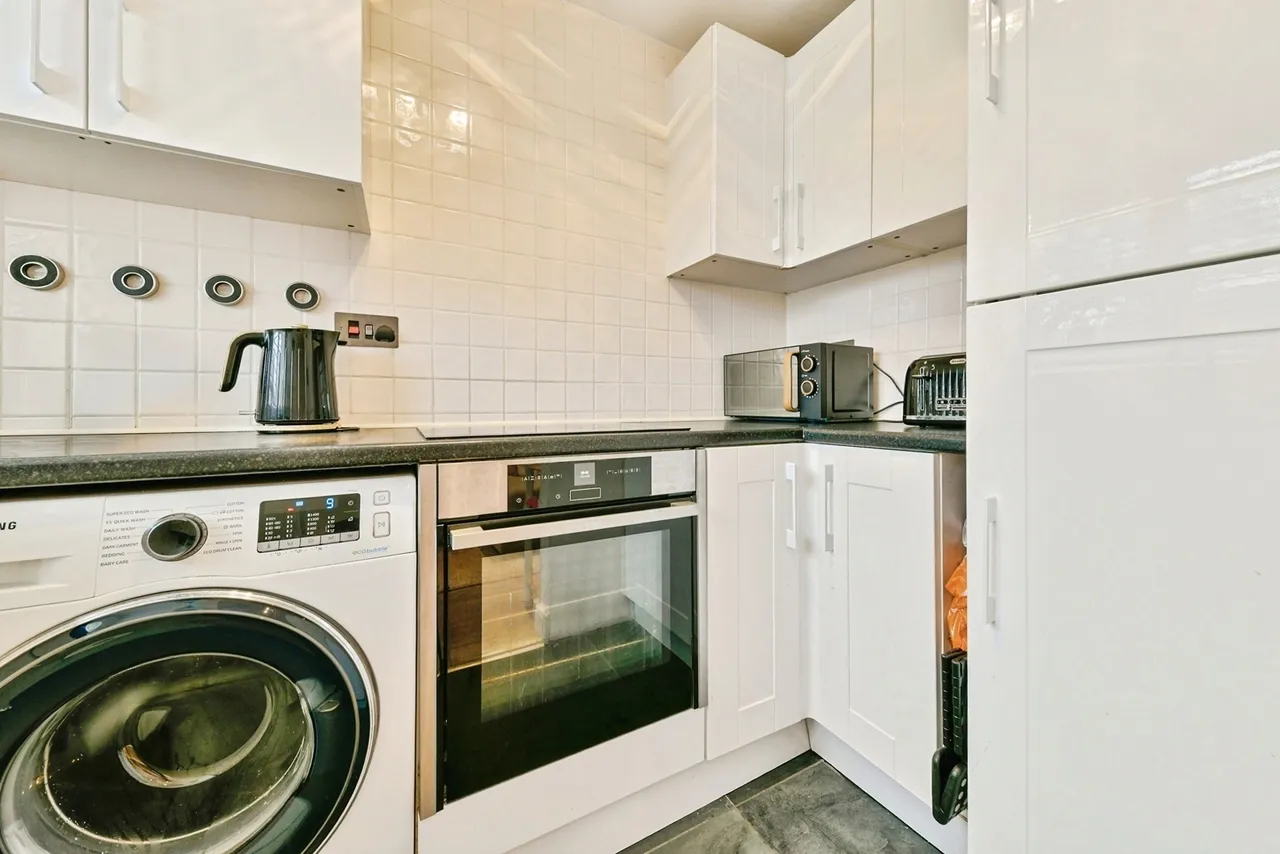 Lime Close, STEVENAGE, Hertfordshire, SG2, photo 8