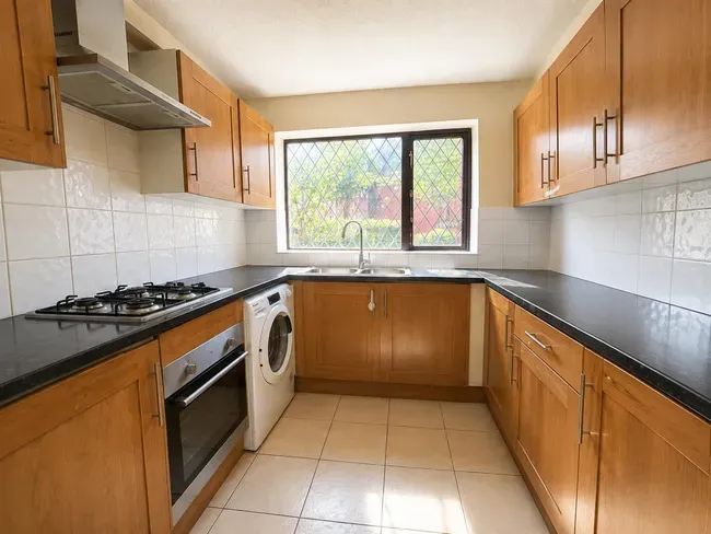 3 bed property to rent — Hawkins Close, Harrow