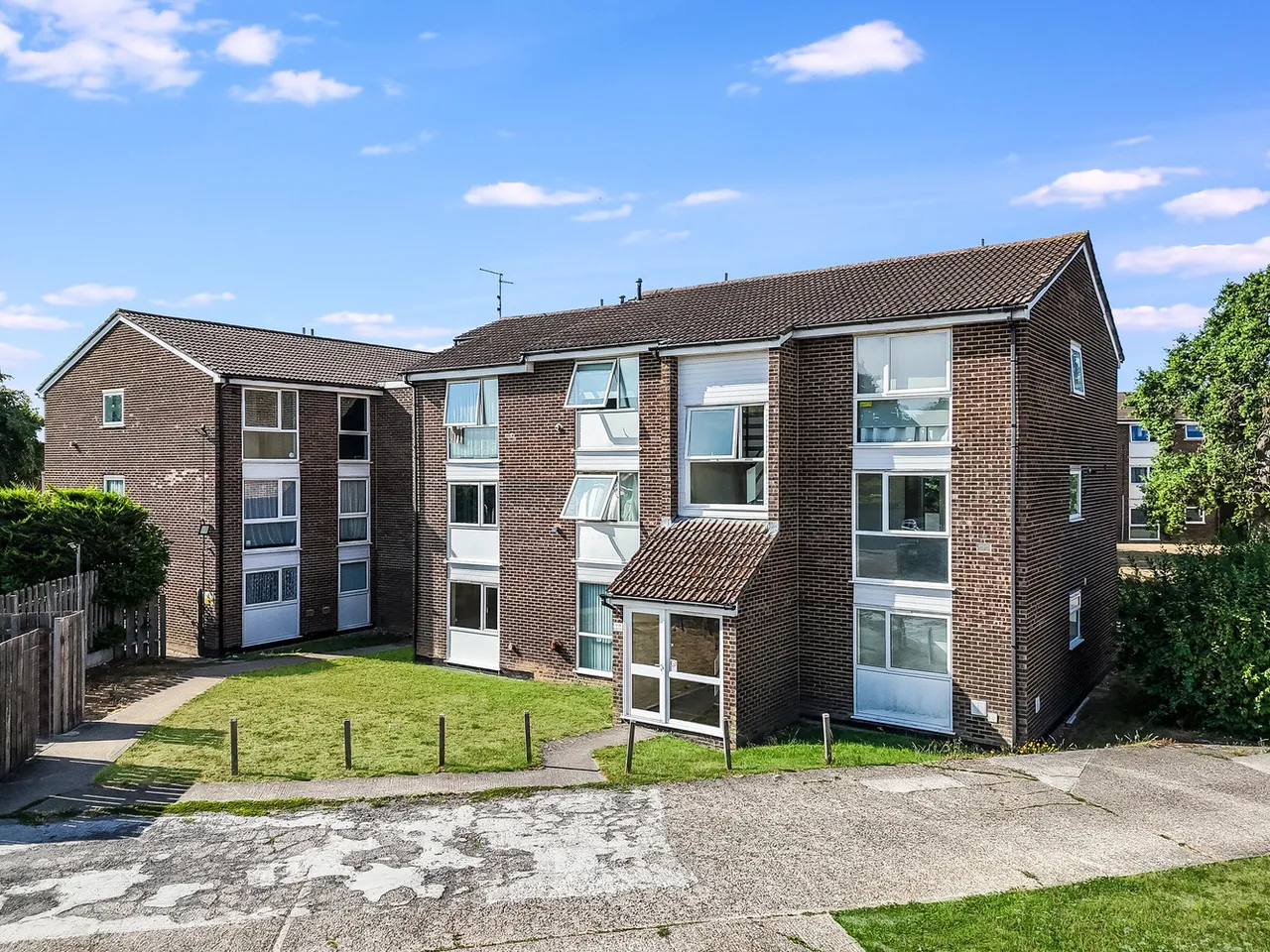 1 bed flat for sale — 17 Lupin Drive, Springfield, Chelmsford, Essex, CM1 6YJ