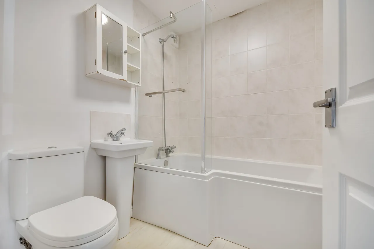 17 Lupin Drive, Springfield, Chelmsford, Essex, CM1 6YJ, photo 6