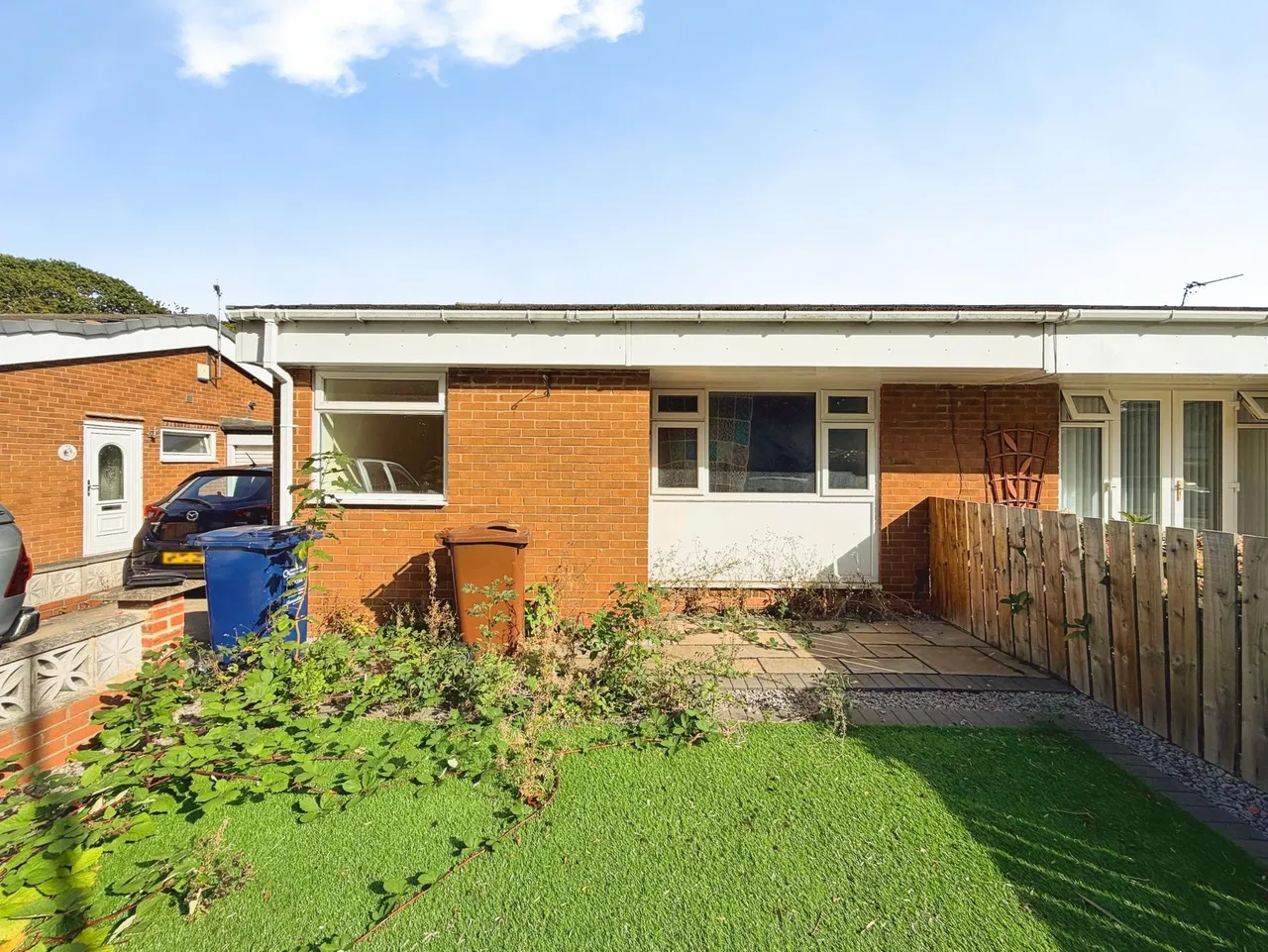 2 bed house for sale, Overton Close, Dumpling Hall, NE15