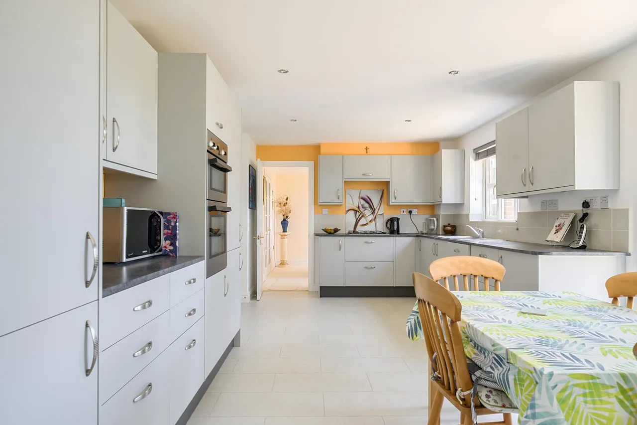 Pinetum Close, Devizes, SN10, photo 14