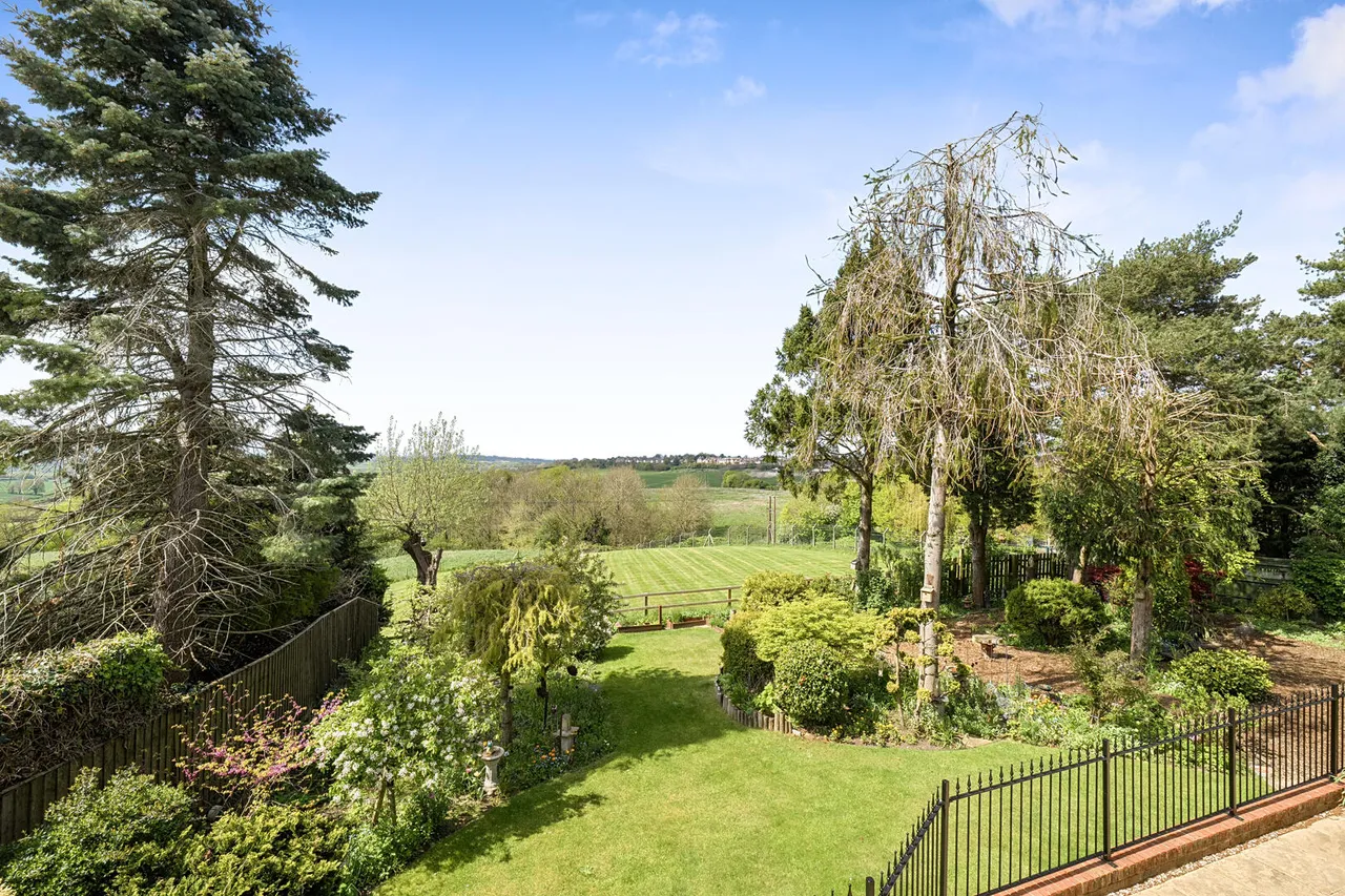 Pinetum Close, Devizes, SN10, photo 2