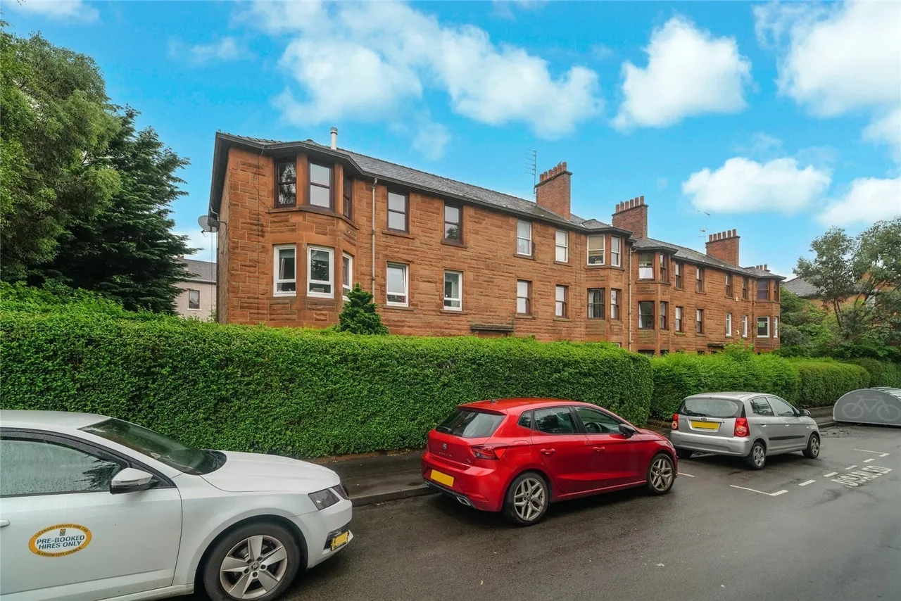 3 bed flat for sale — Barlogan Avenue, Craigton, Glasgow, G52