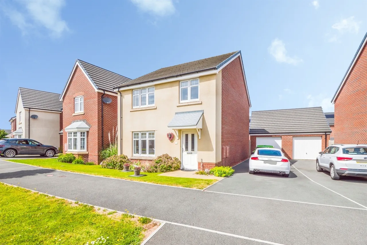 4 bed house for sale, Melrose Walk, Sully, CF64