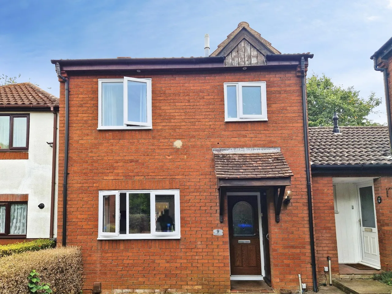2 bed house to rent, Mallard Close, Northampton, NN4