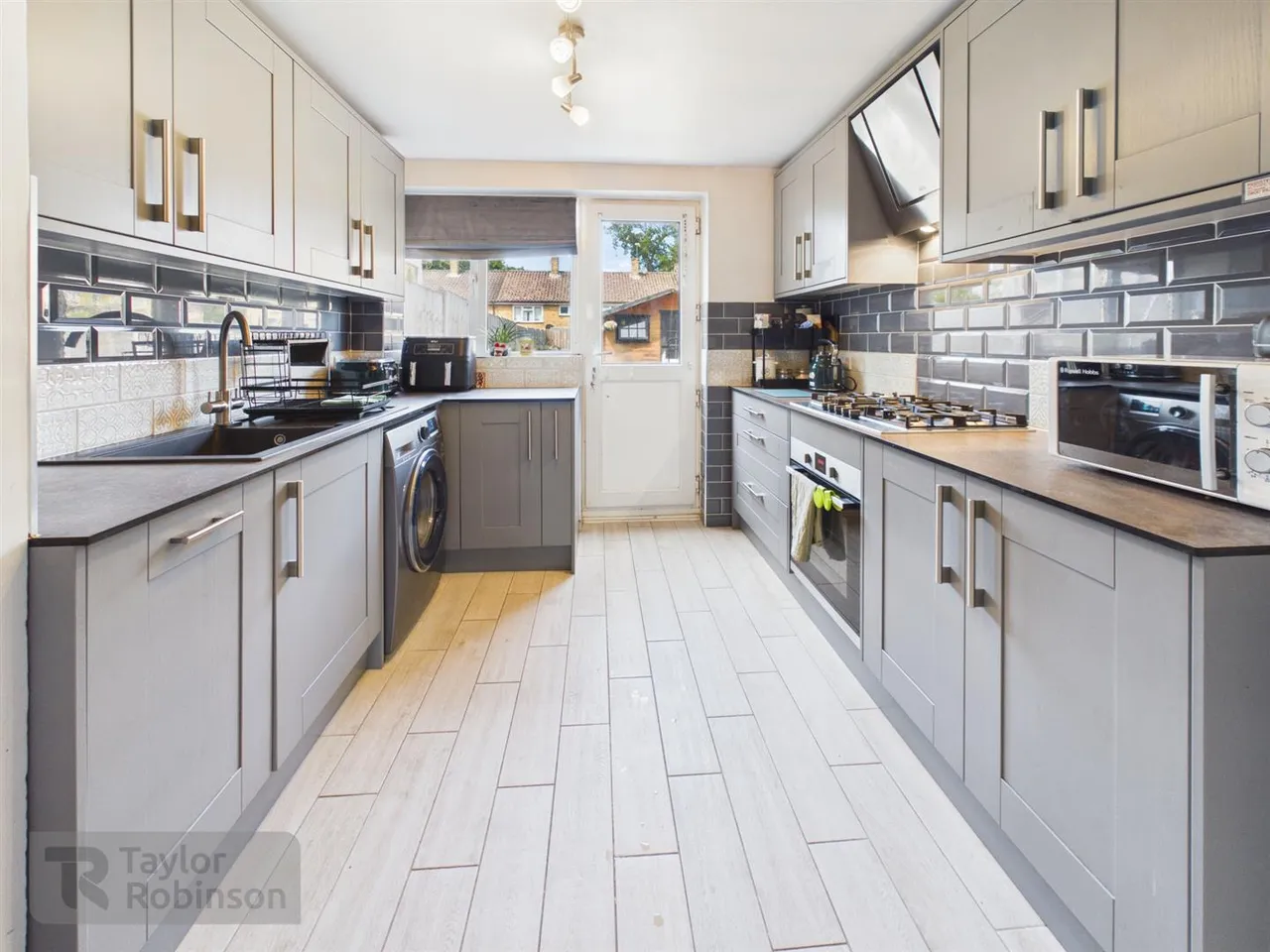 Paddockhurst Road, Gossops Green, RH11, photo 2