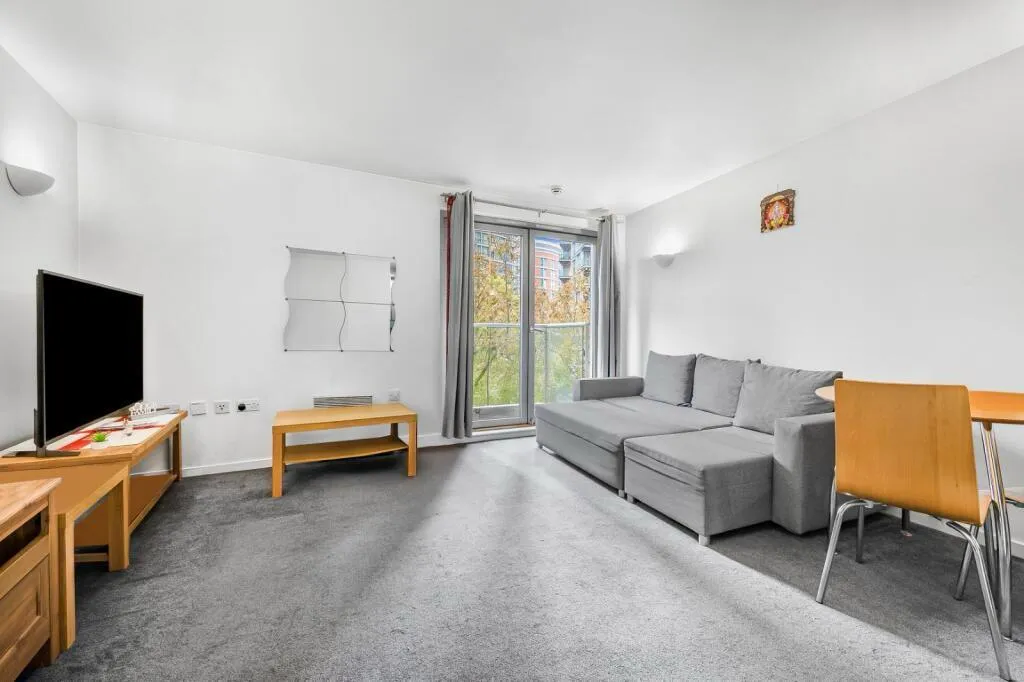 1 bed flat for sale, Biscayne Avenue, London, E14
