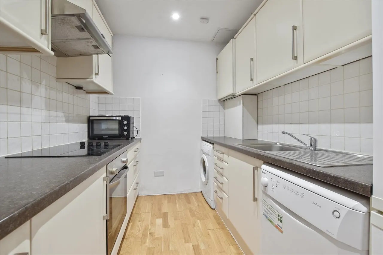 Canfield Place, South Hampstead, photo 5