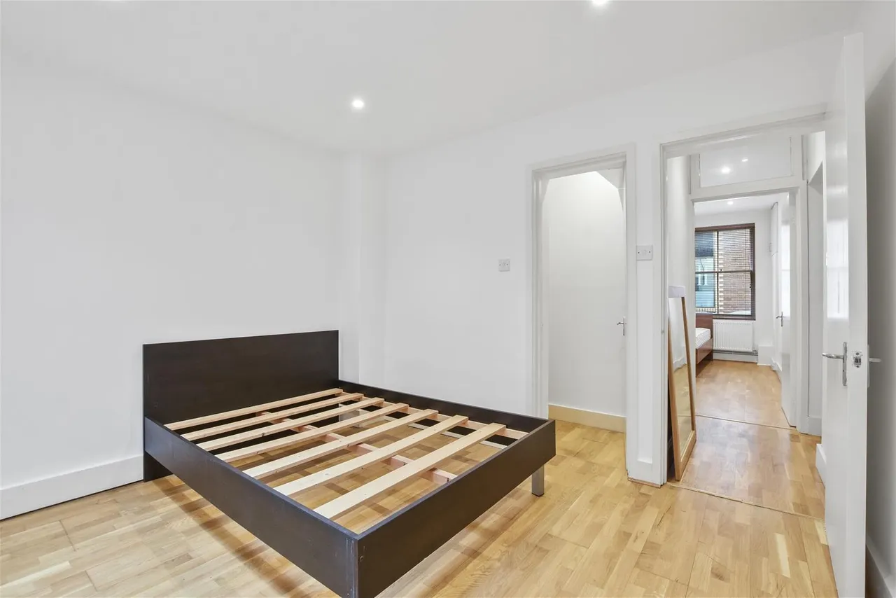 Canfield Place, South Hampstead, photo 6