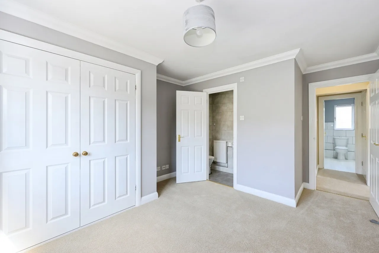 Westview Close, Redhill, RH1, photo 7