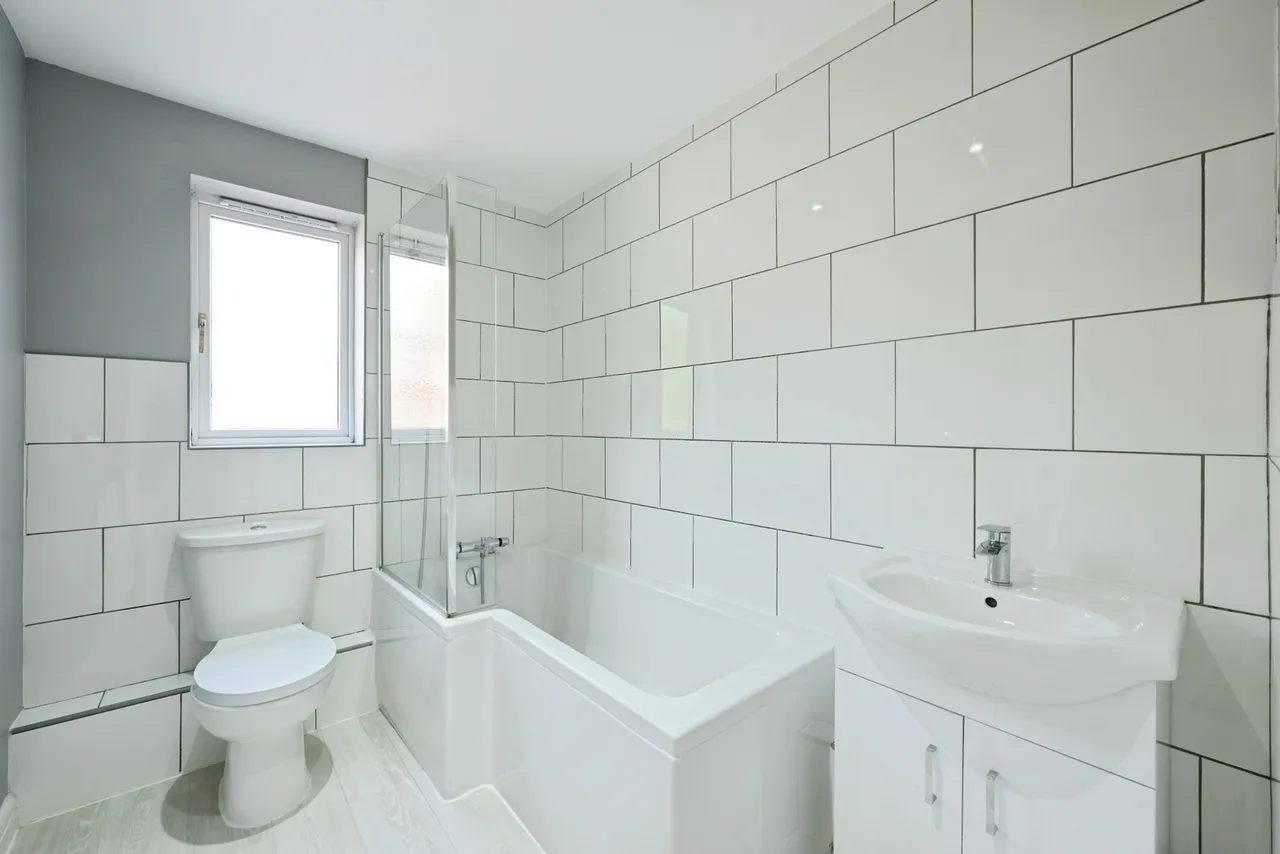Westview Close, Redhill, RH1, photo 9