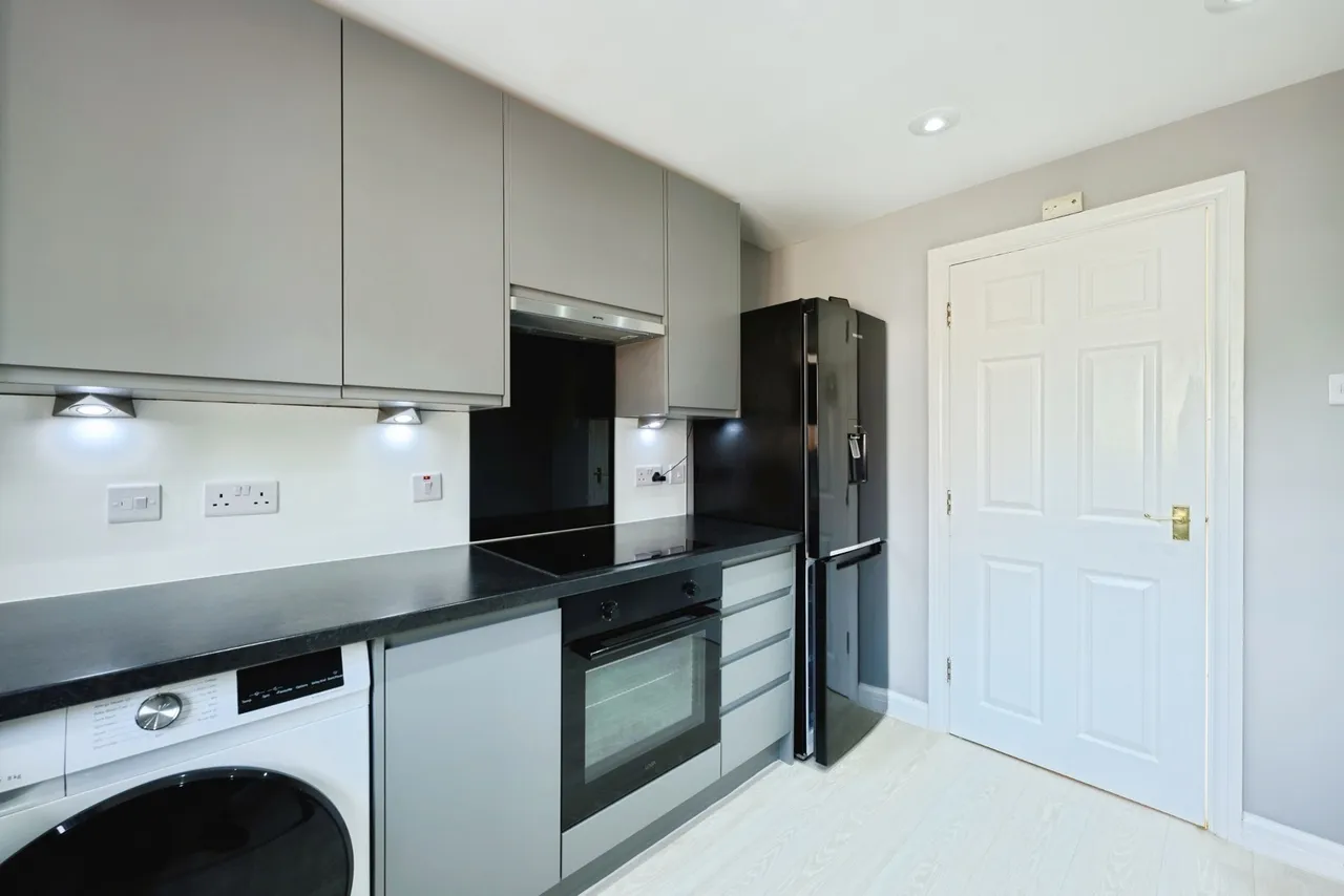 Westview Close, Redhill, RH1, photo 14