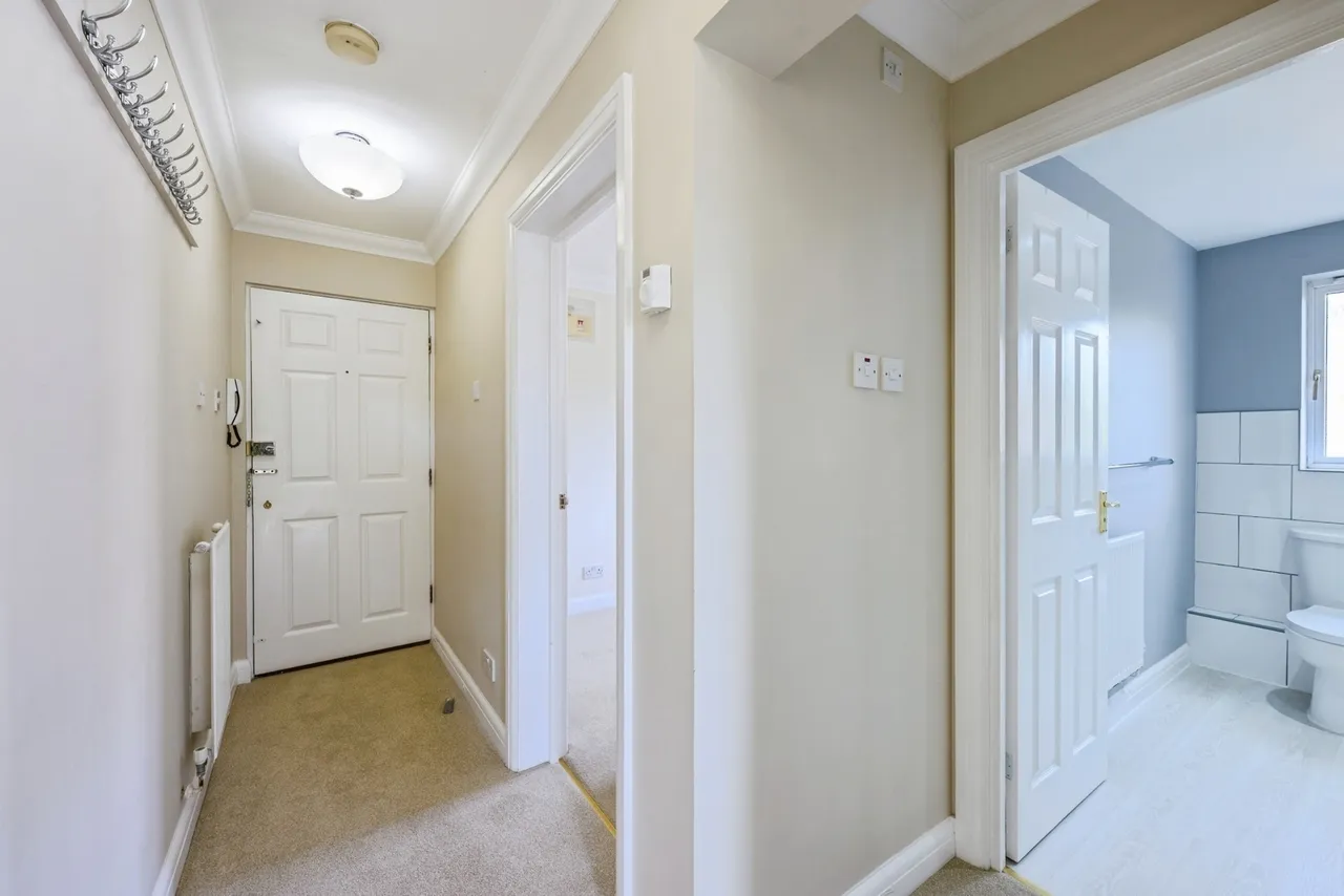 Westview Close, Redhill, RH1, photo 13