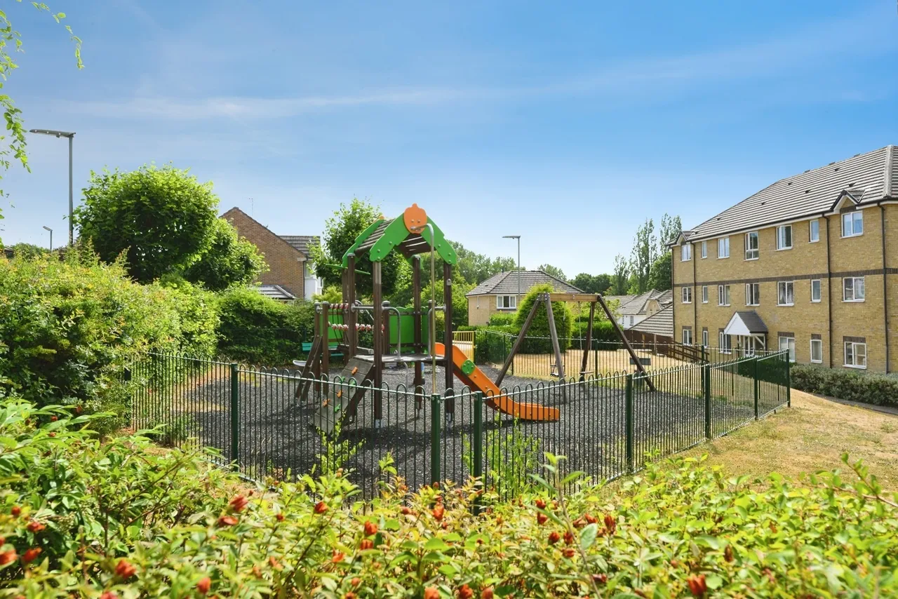 Westview Close, Redhill, RH1, photo 15