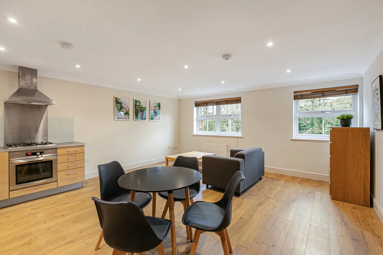 Victoria Mews, Englefield Green, TW20, photo 8