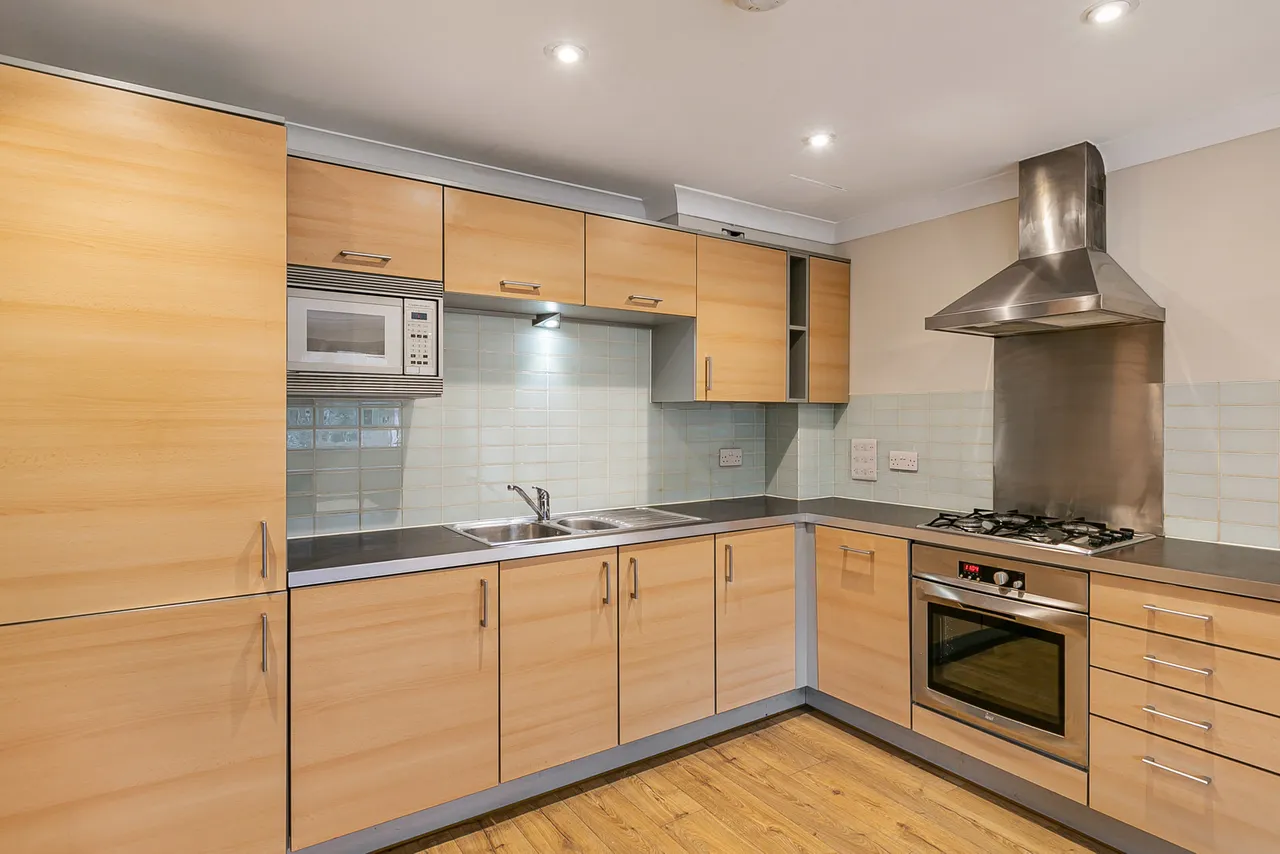 Victoria Mews, Englefield Green, TW20, photo 10
