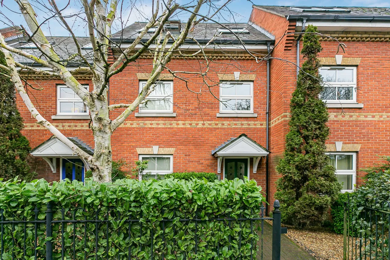 Victoria Mews, Englefield Green, TW20, photo 16