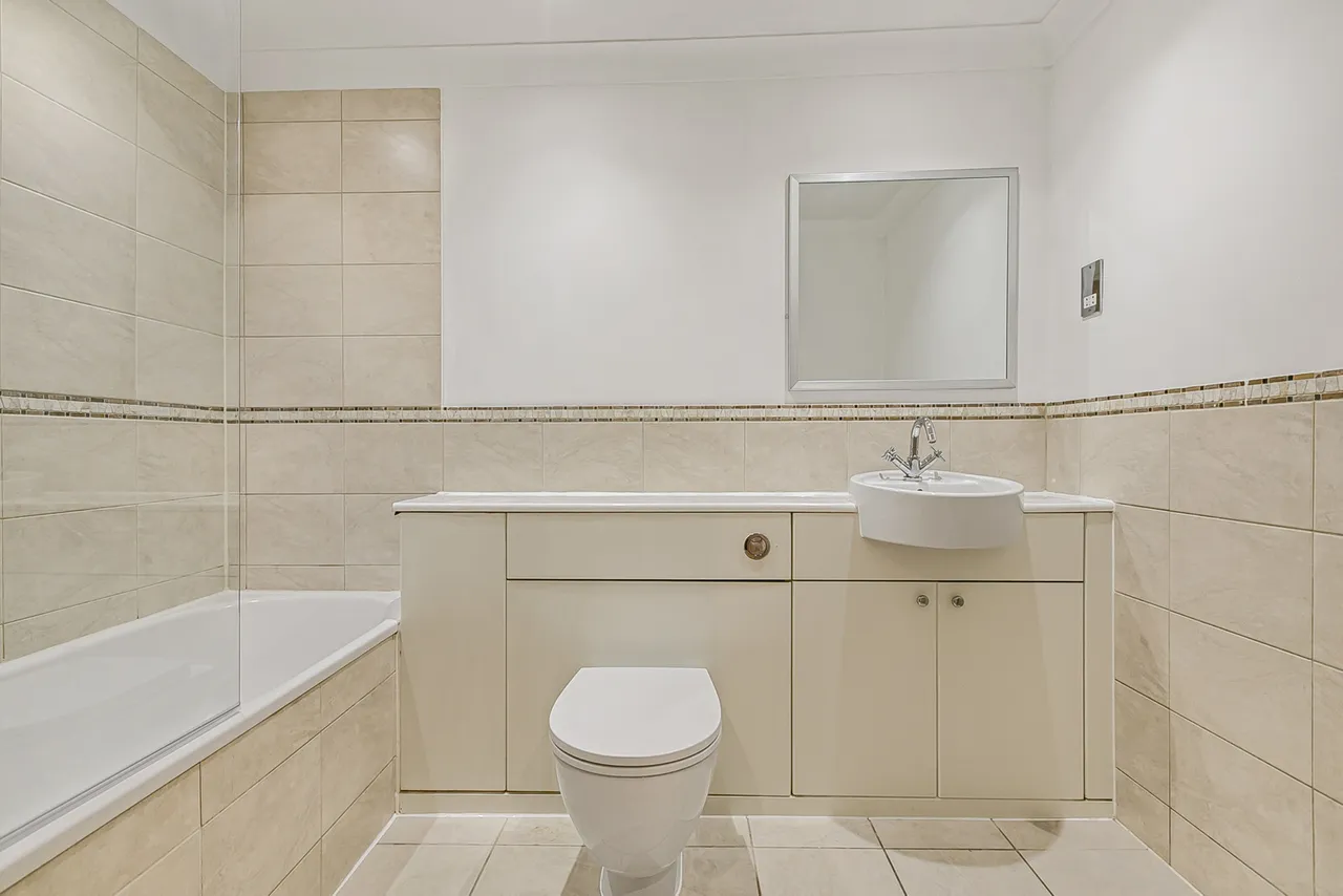 Victoria Mews, Englefield Green, TW20, photo 5