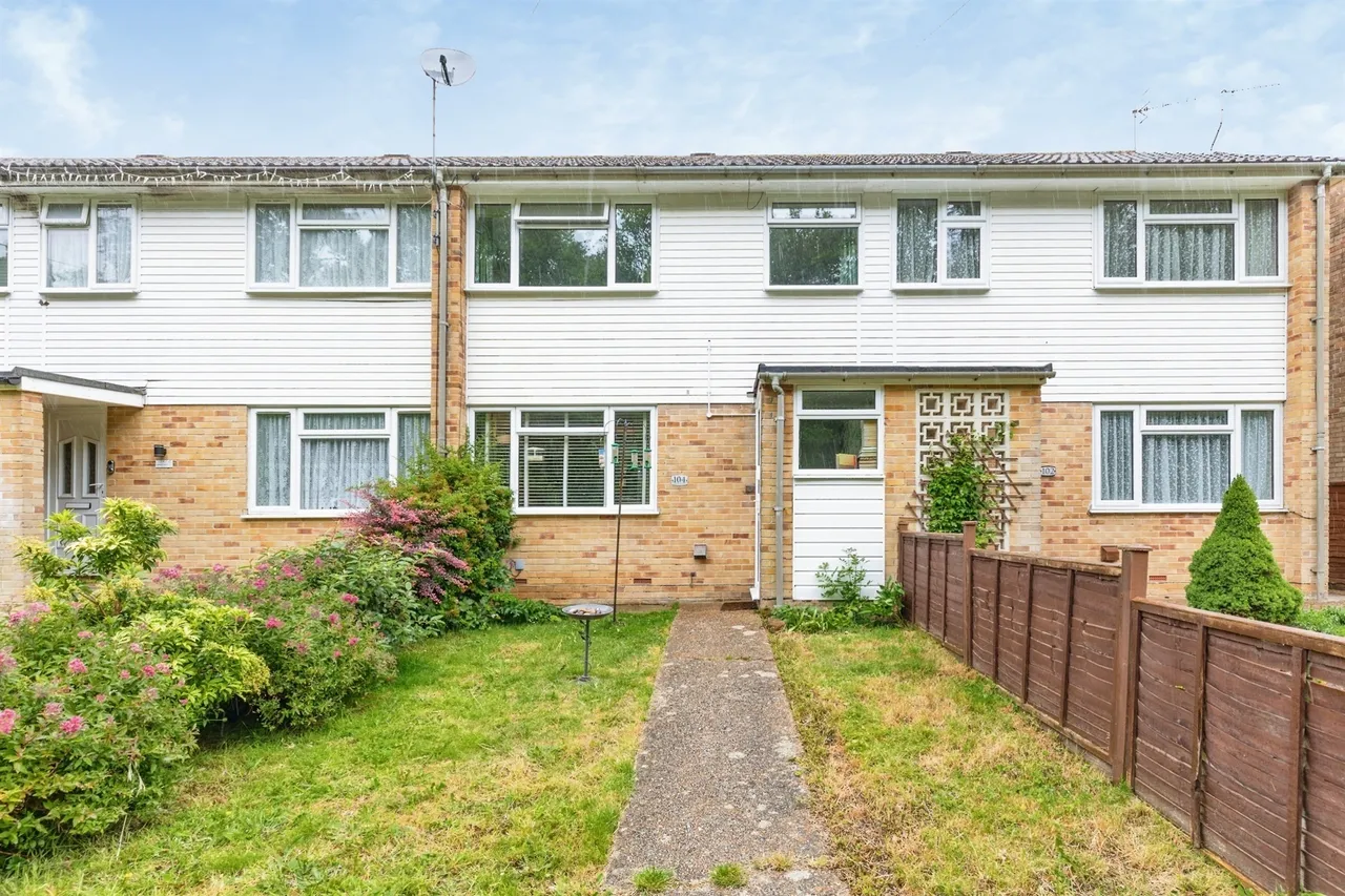 3 bed house for sale — Stonehouse Drive, St. Leonards-On-Sea