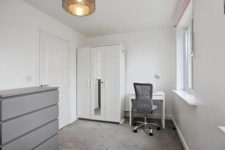 Long Down Avenue, Stoke Gifford, BS16, photo 8