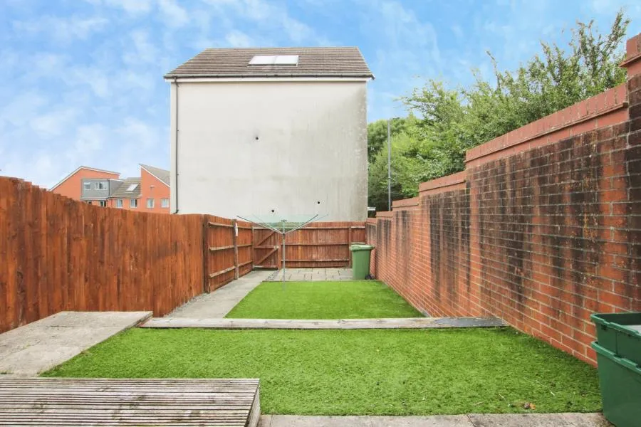 Long Down Avenue, Stoke Gifford, BS16, photo 2