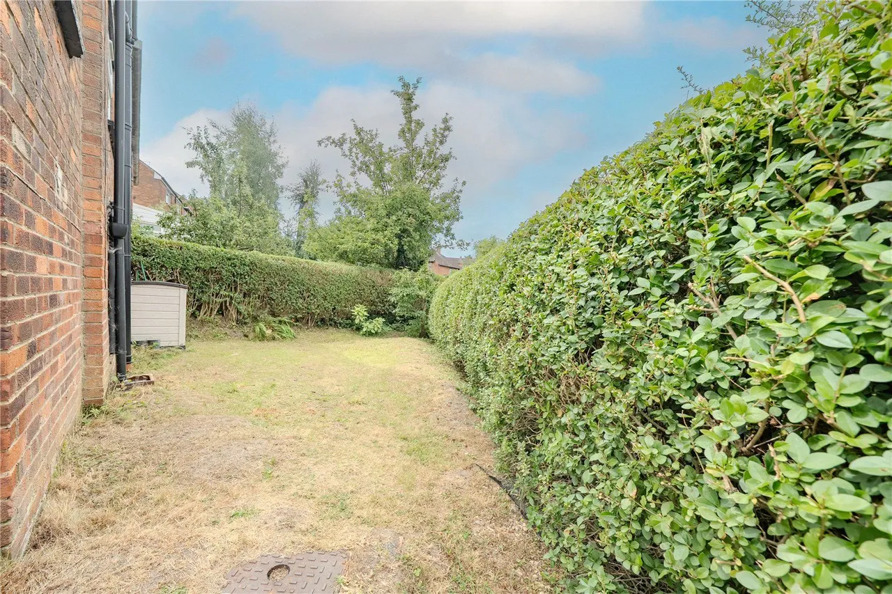 Highfield Crescent, Pudsey, LS28, photo 9