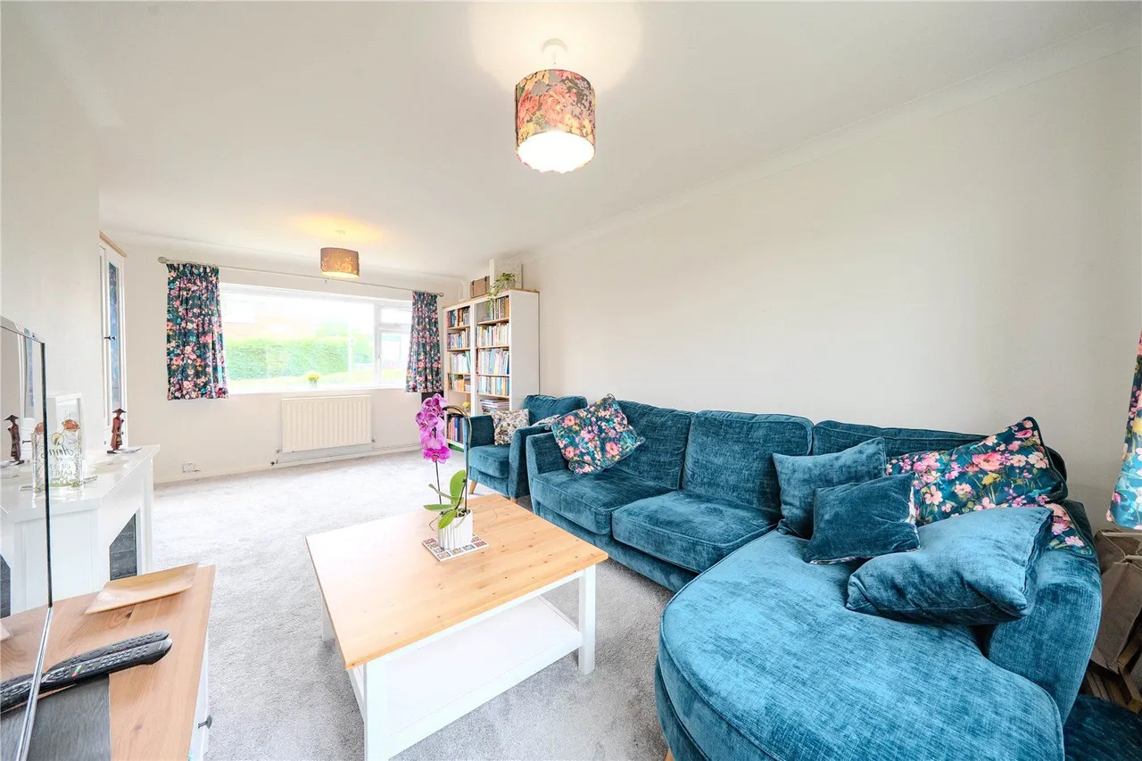 Highfield Crescent, Pudsey, LS28, photo 5