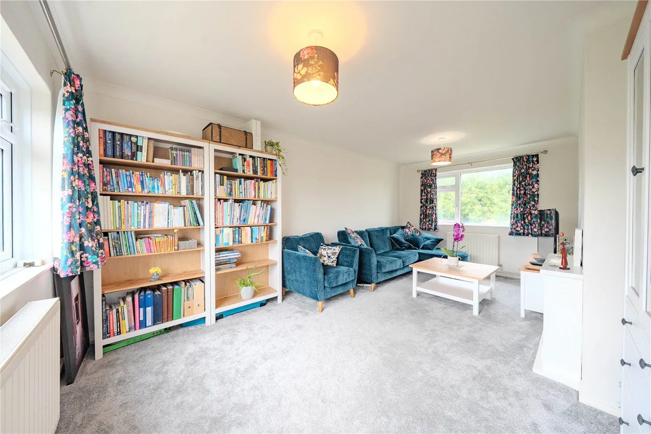 Highfield Crescent, Pudsey, LS28, photo 6