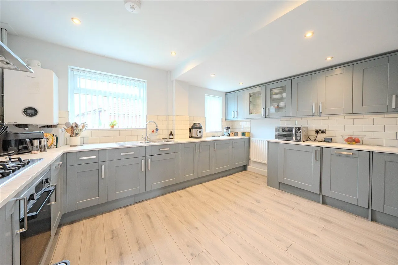 Highfield Crescent, Pudsey, LS28, photo 2