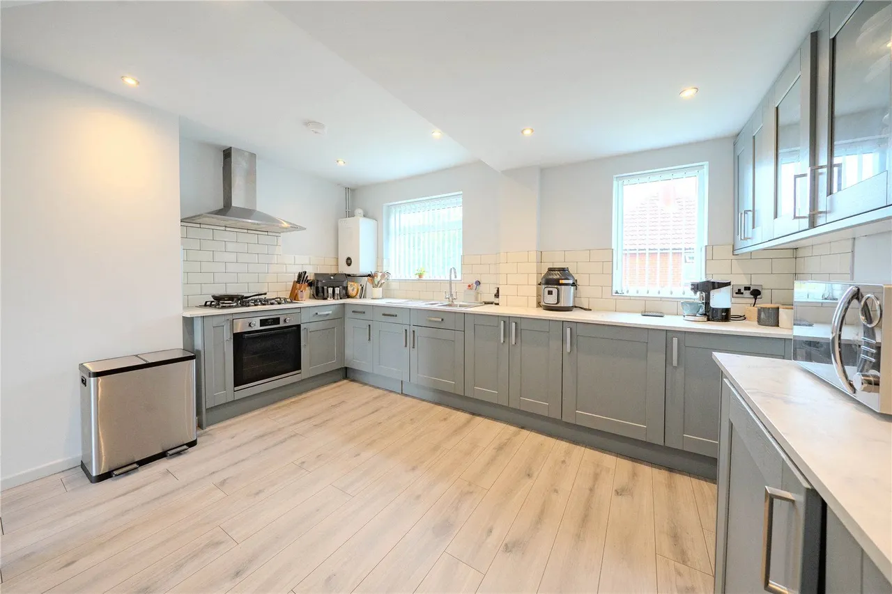 Highfield Crescent, Pudsey, LS28, photo 10