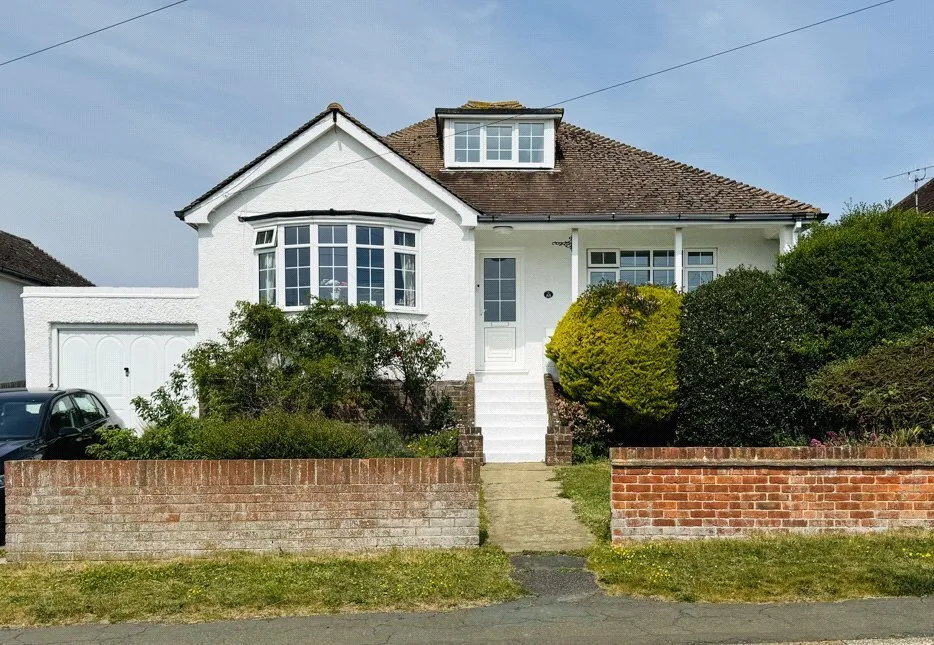 3 bed property for sale, Rodmell Avenue, Saltdean, BN2