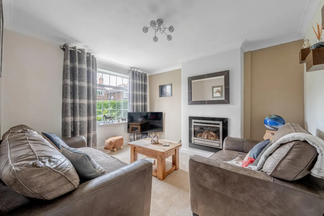 Marlborough Drive, Tadcaster, LS24, photo 2