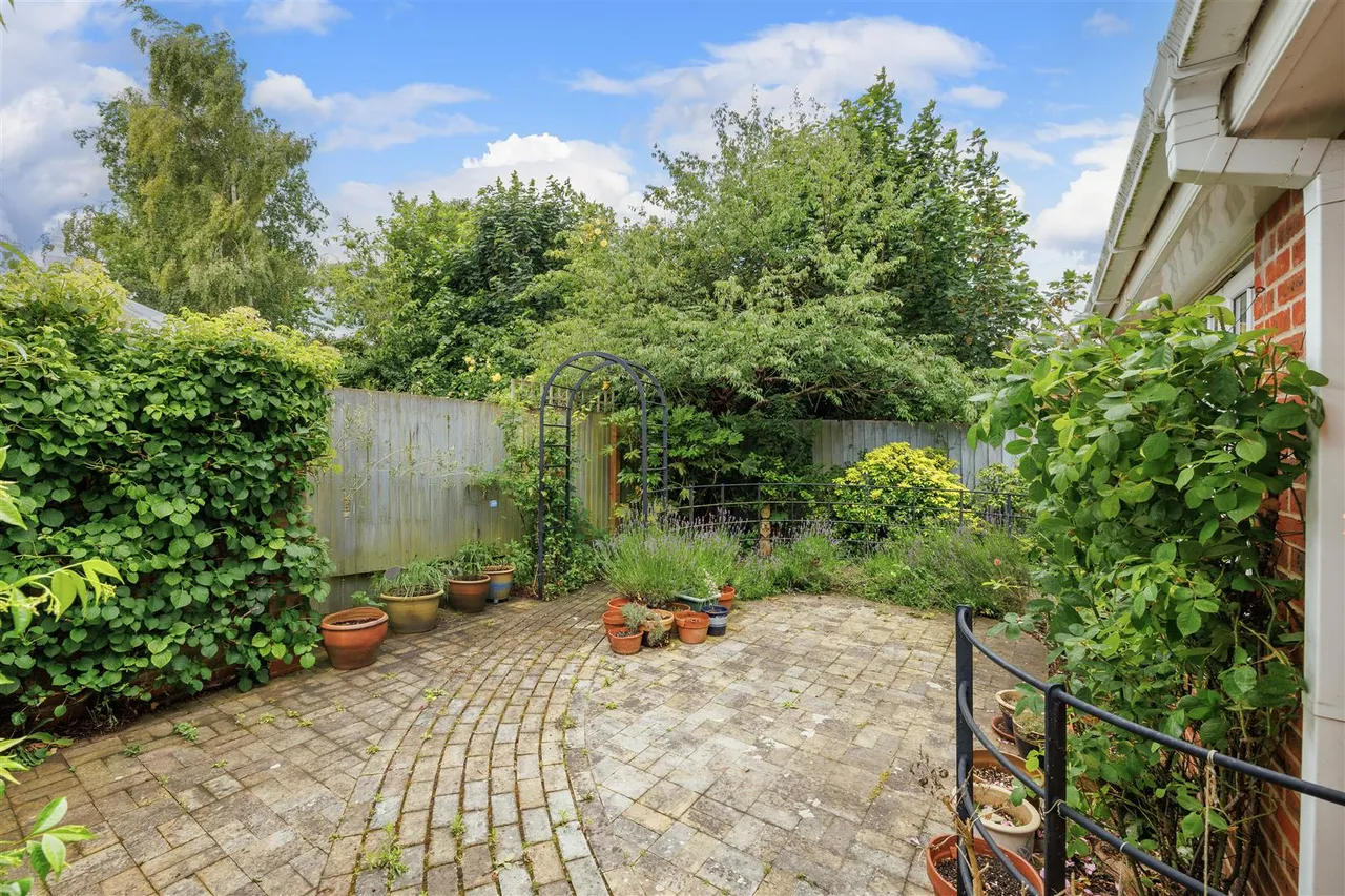 Old Brewery Yard, Halesworth, IP19, photo 2