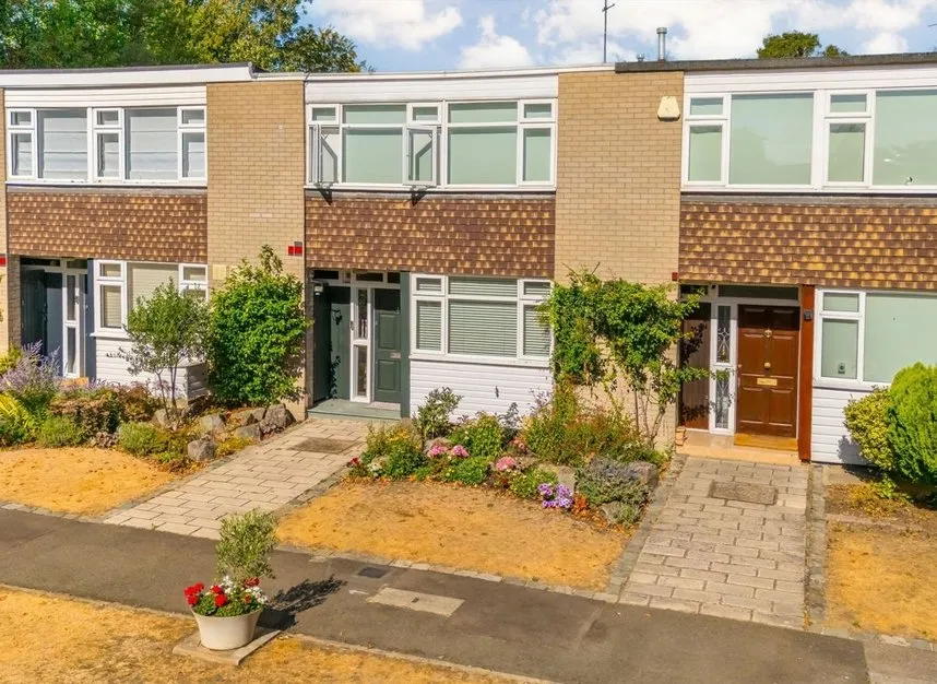 3 bed house for sale — Astor Close, Kingston Upon Thames, KT2